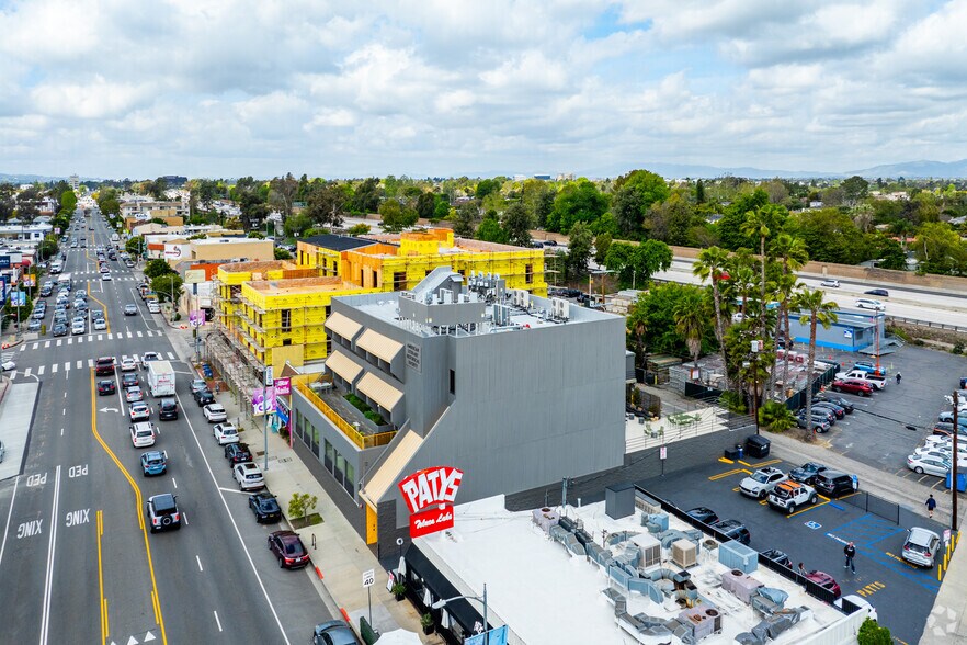 More Photos Of 10045 Riverside Dr, Toluca Lake Loft Creative Space For Lease