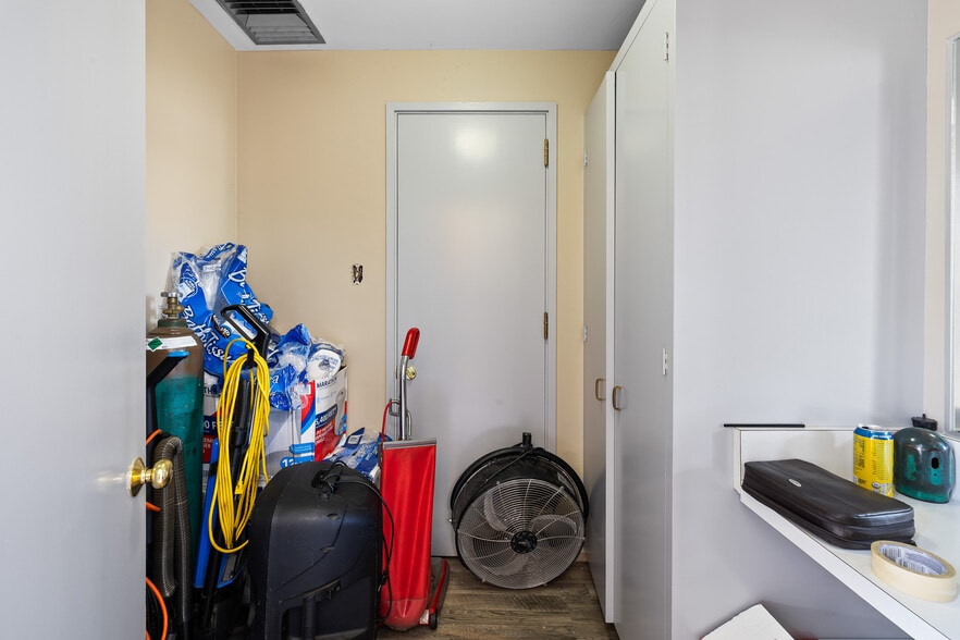 More Photos Of 375 S K St, Oxnard Religious Facility For Sale