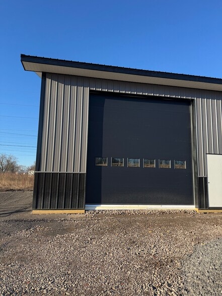 More Photos Of 296 Fisher Rd, Rochester Flex For Lease