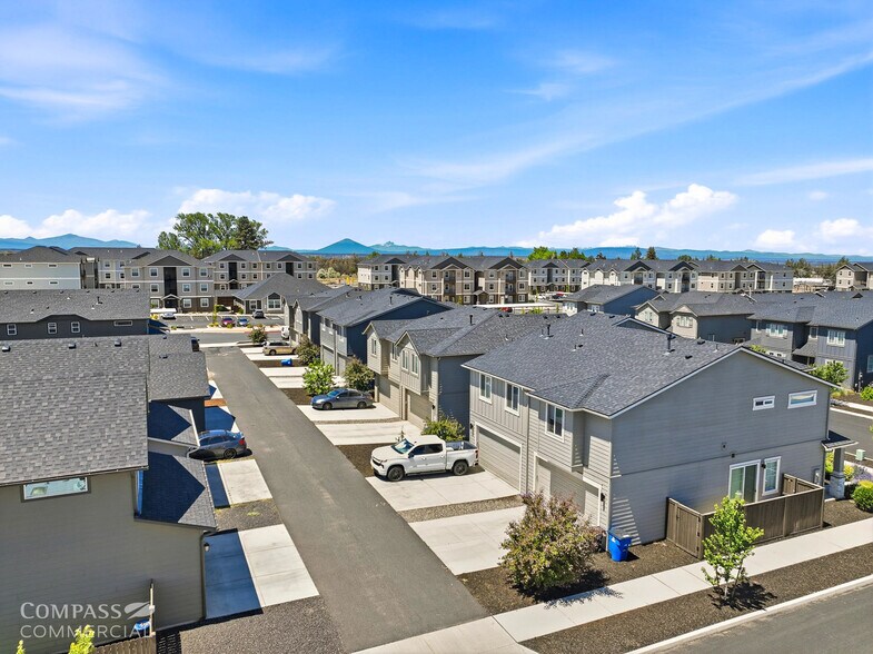 More Photos Of 2598 NW Spruce Cone Ln, Redmond Multifamily For Sale