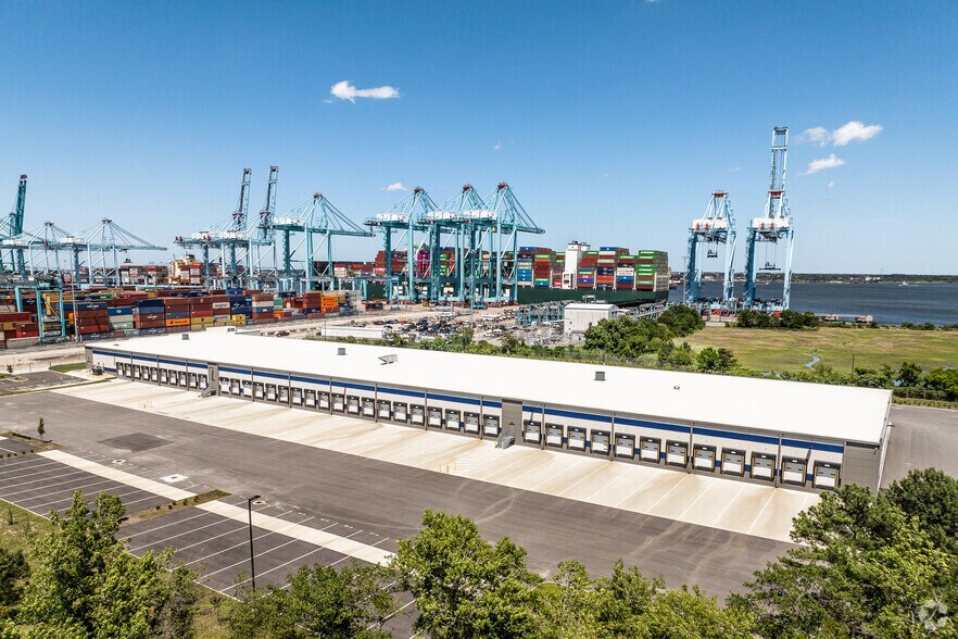 More Photos Of 1 Wild Duck Ln, Portsmouth Distribution For Lease