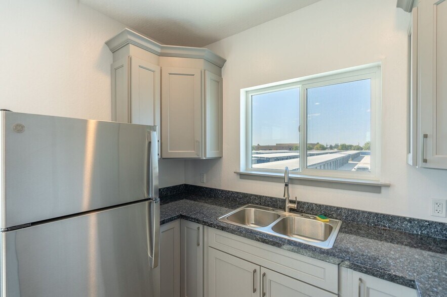 More Photos Of 183 S Austin Rd, Manteca Self Storage For Sale