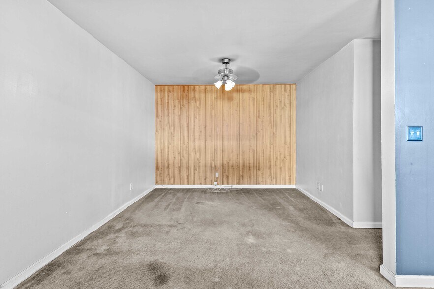 More Photos Of 2114 W Magnolia Blvd, Burbank Storefront For Sale