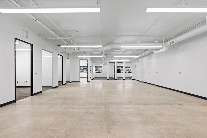 More Photos Of 26635-26637 W Agoura Rd, Calabasas Office For Lease