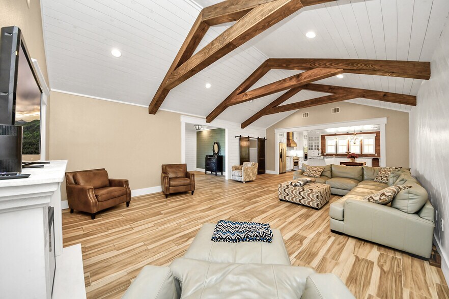 More Photos Of 17188 Highway 321, Dayton Specialty For Sale