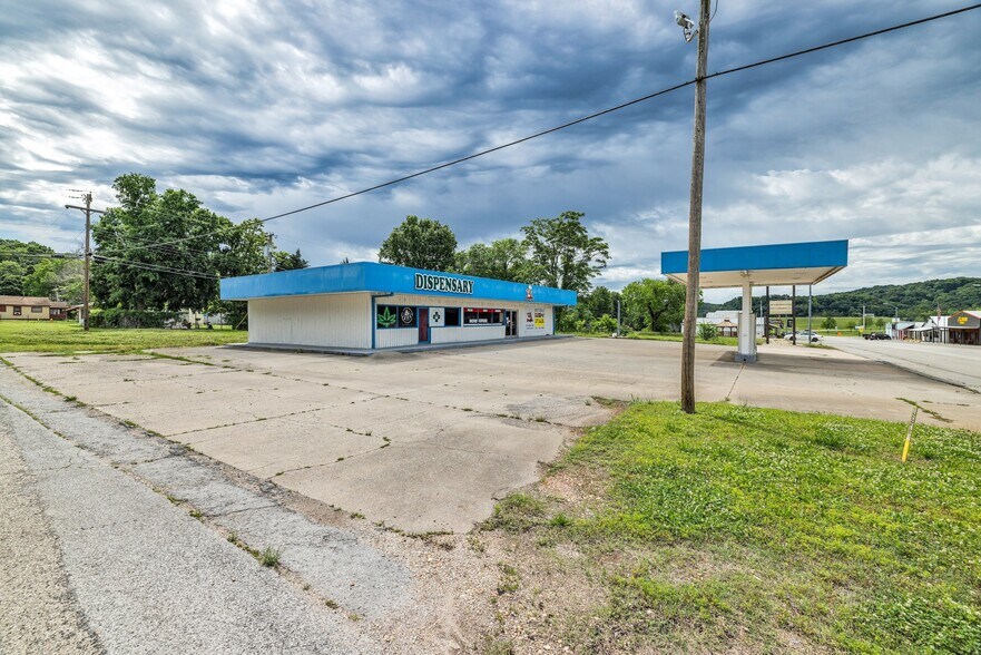 More Photos Of 101 S Main Street, Spavinaw Restaurant For Sale