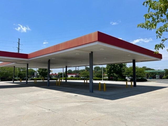 More Photos Of 3699 Concord Pky S, Concord Service Station For Lease