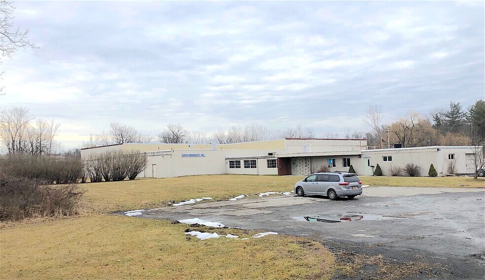 More Photos Of 63 Railroad Ave, Wallkill Warehouse For Lease