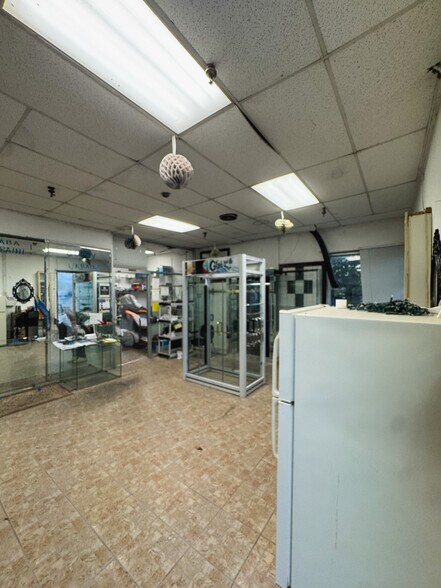 More Photos Of 1050-1052 Valley St, Vauxhall Warehouse For Sale