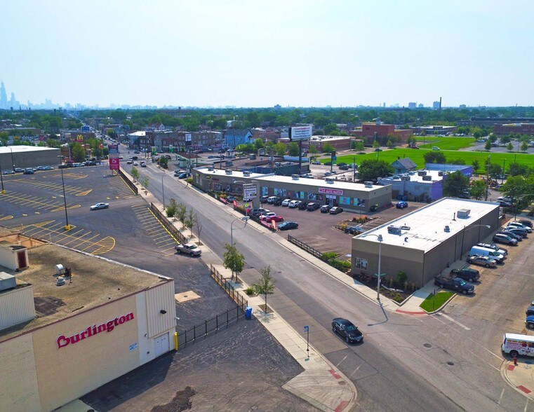 More Photos Of 4435 W Grand Ave, Chicago Unknown For Lease
