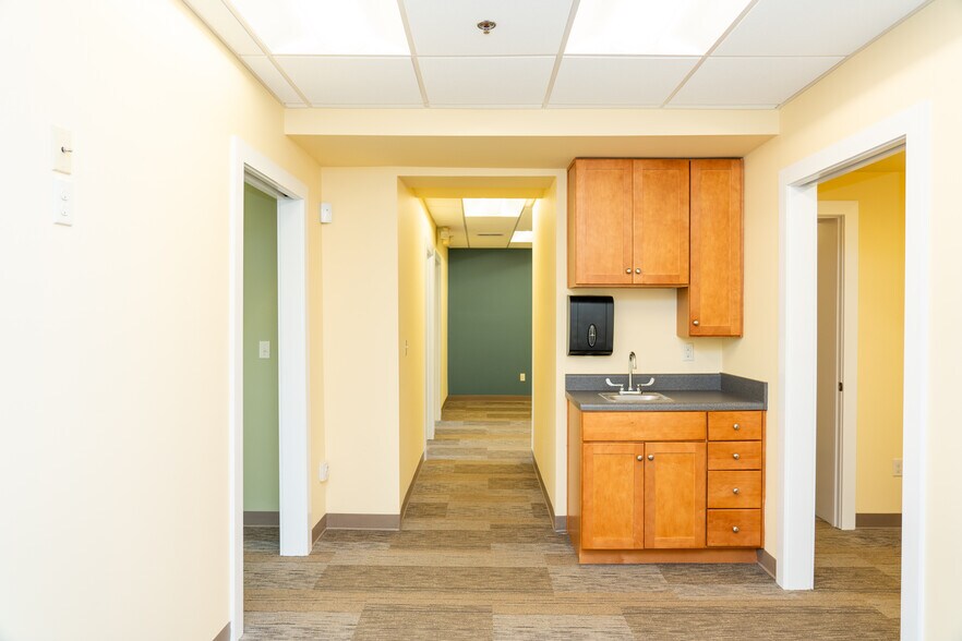More Photos Of 580 Radford Ln, Crozet Medical For Lease