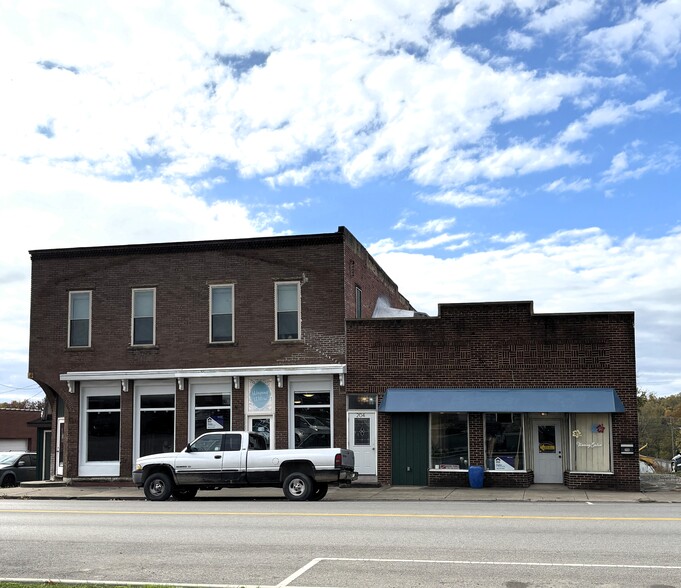 More Photos Of 206 W Main St, Mc Arthur Flex For Sale