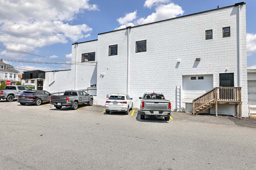 More Photos Of 577 Warren Ave, East Providence Storefront Retail Office For Sale