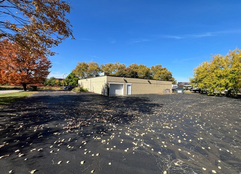 More Photos Of 595 Miami St, Akron Flex For Sale