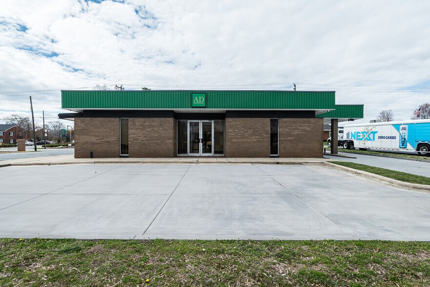 More Photos Of 212 S Main St, Graham General Retail For Sale