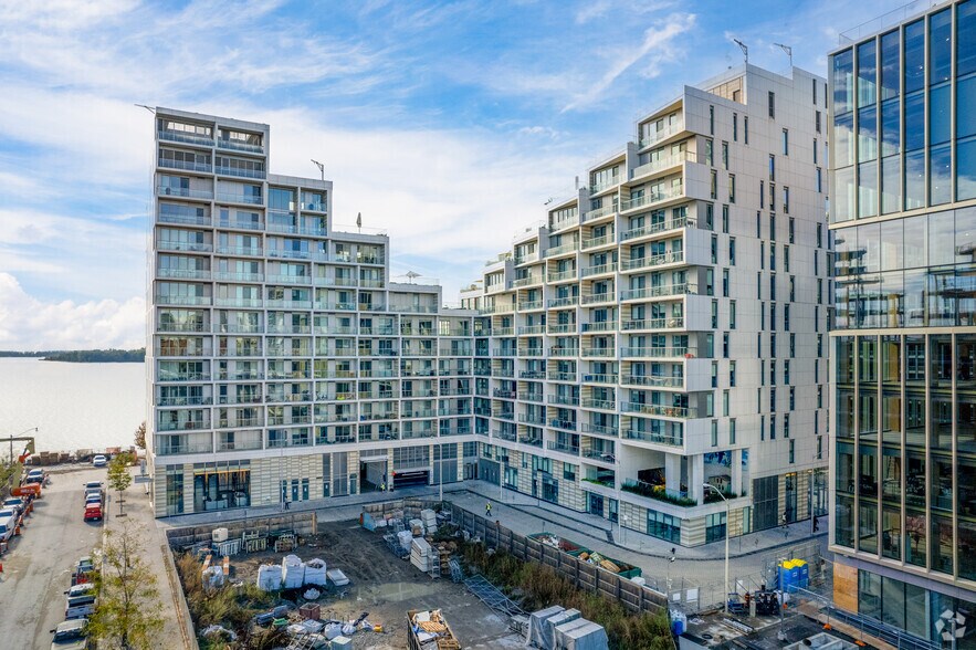 More Photos Of 110-118 Merchants' Wharf, Toronto Apartments For Lease