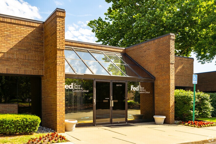 More Photos Of 36133-36139 Schoolcraft Rd, Livonia Unknown For Lease