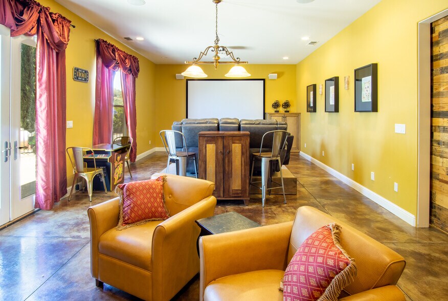 More Photos Of 7071 Ridge Road, Newcastle Winery Vineyard For Sale