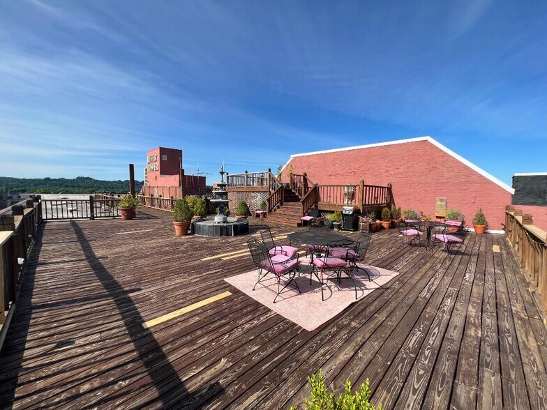 More Photos Of 1108 3rd Ave, Huntington Office For Sale