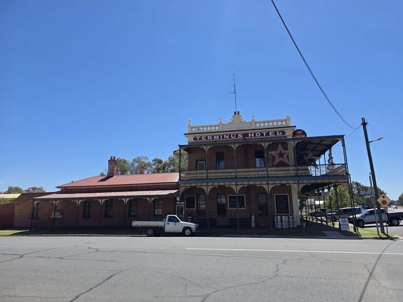 More Photos Of 88 Deniliquin Rd, Tocumwal Hotel For Lease