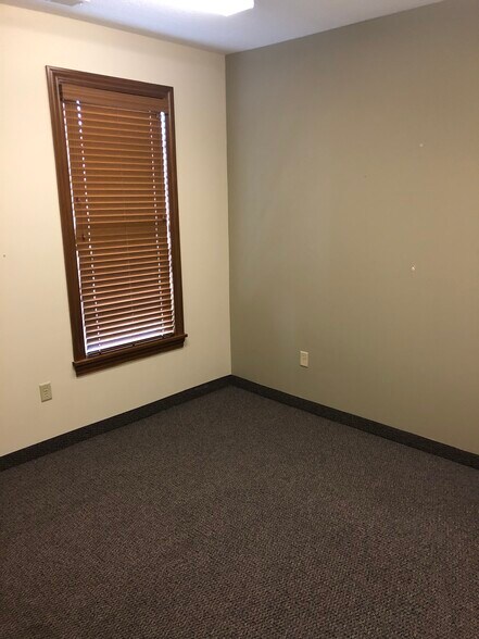 More Photos Of 23 Forry St, Newark Office Residential For Lease