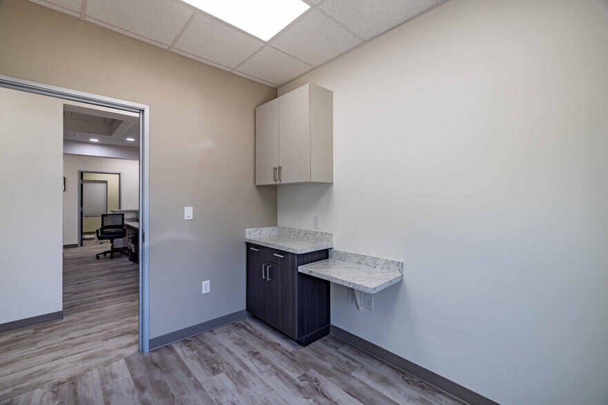 More Photos Of 27511 W IH-10, Boerne Medical For Lease