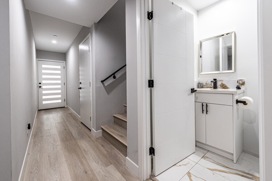 More Photos Of 2223 S Highland Ave, Los Angeles Apartments For Sale