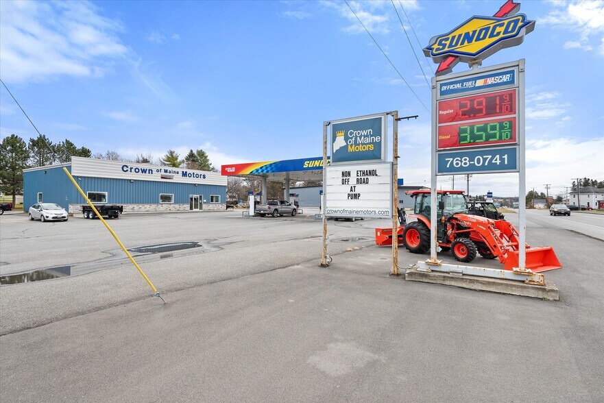 More Photos Of 86 Parsons St, Presque Isle Service Station For Sale