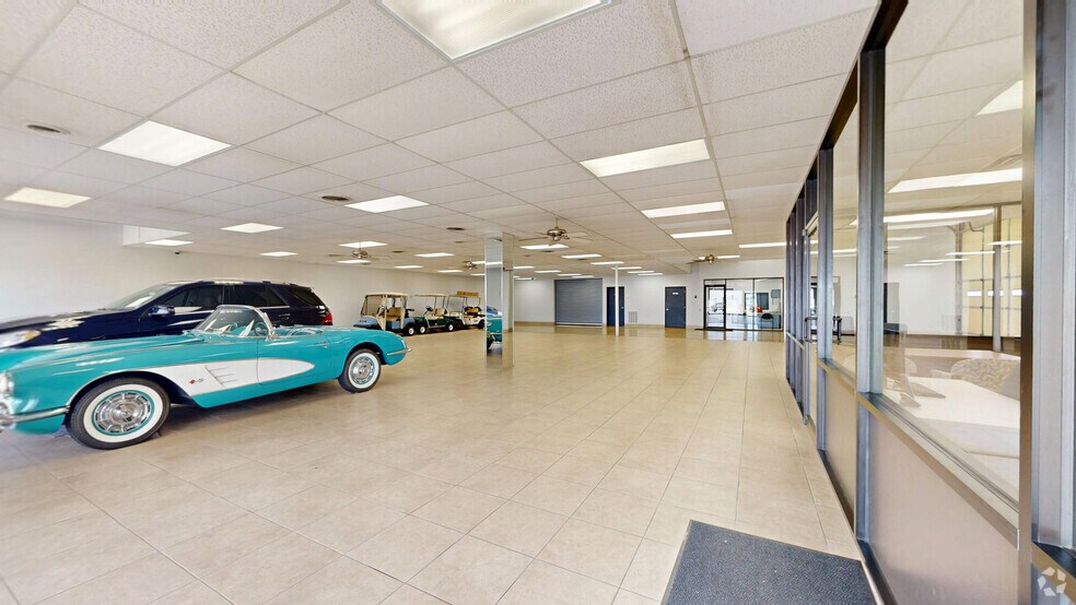 Primary Photo Of 7682 E 46th Pl, Tulsa Auto Dealership For Lease