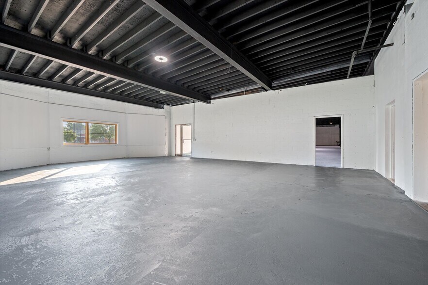 More Photos Of 969 Dixie Hwy, Rossford General Retail For Sale