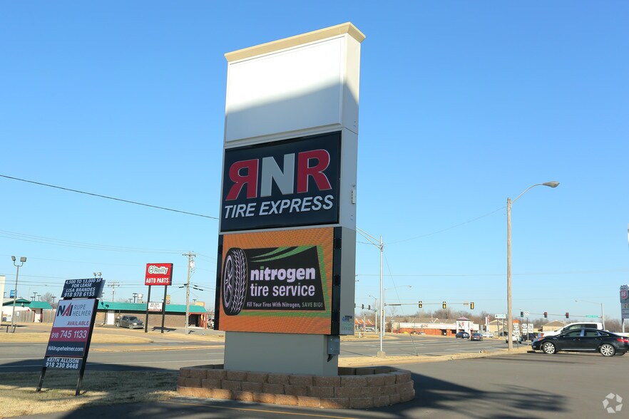 More Photos Of 1906-1908 N Main St, Muskogee Freestanding For Lease