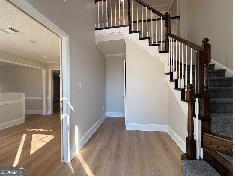 More Photos Of 1165 Cedar Shoals Dr, Athens Loft Creative Space For Lease