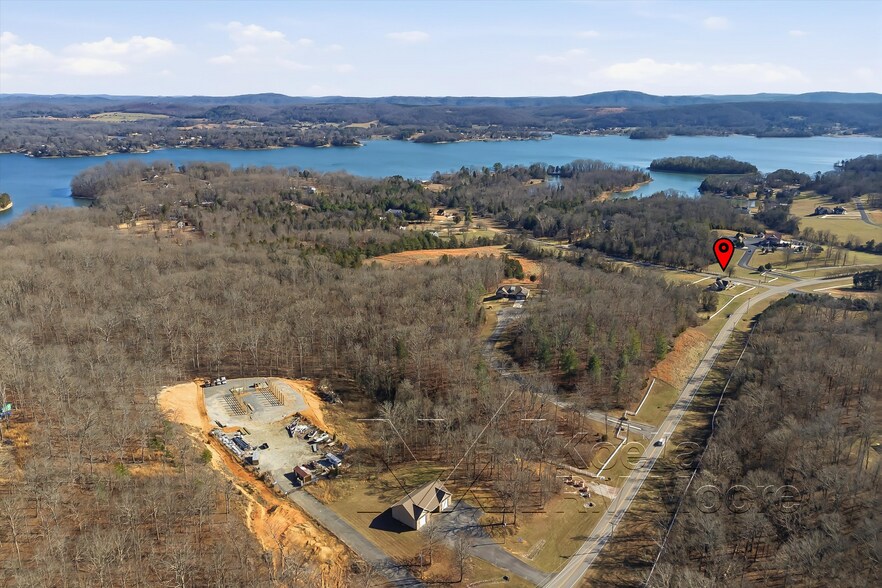 More Photos Of 1522 New Hope Rd, Rockwood Specialty For Sale