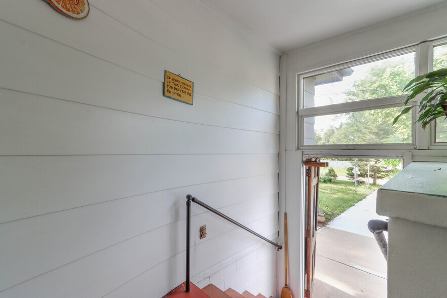 More Photos Of 109 W Lake St, Waupaca Healthcare For Sale