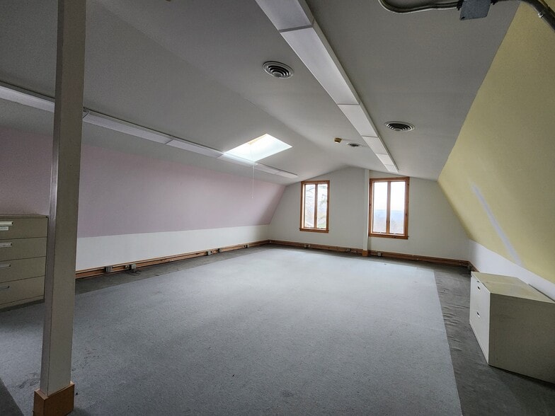 More Photos Of 303 Gunderman Rd, Spencer Manufacturing For Sale