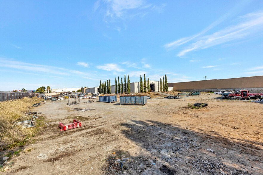 More Photos Of 2365 Main St, Chula Vista Contractor Storage Yard For Lease