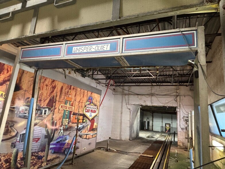 More Photos Of 927 W Columbia St, Springfield Carwash For Sale