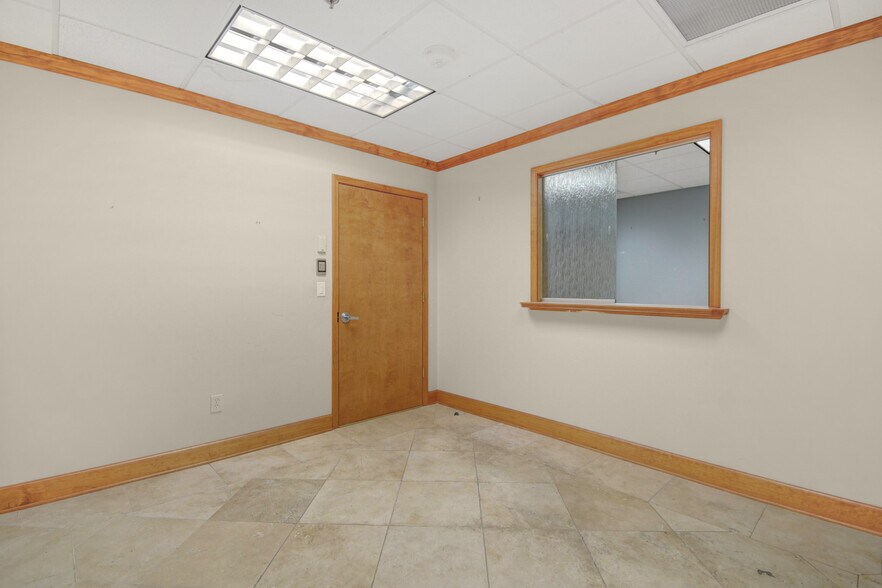 More Photos Of 233 E Bay St, Jacksonville Office For Lease