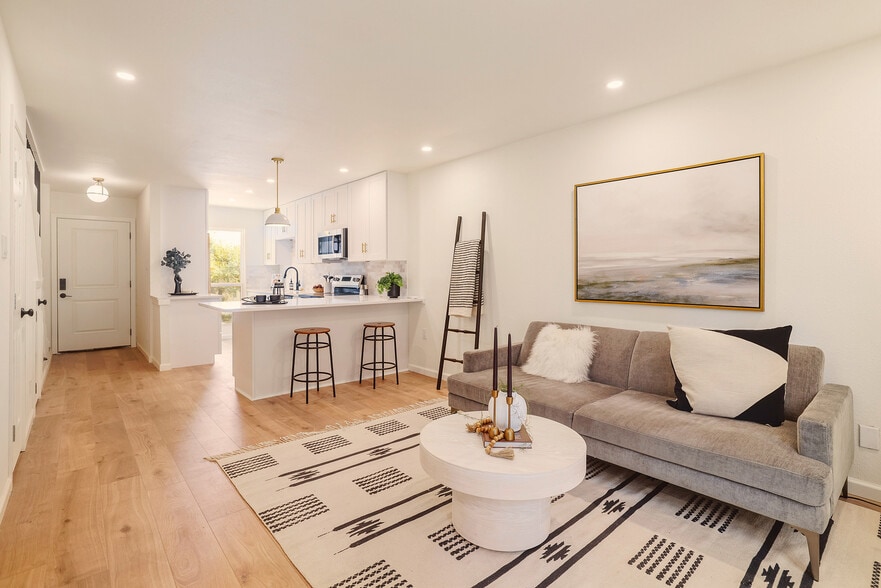 More Photos Of 3802 Southway Dr, Austin Apartments For Sale