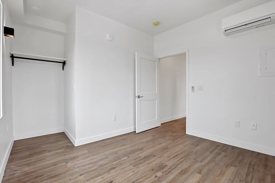 More Photos Of 595 E Broad St, Columbus Apartments For Sale