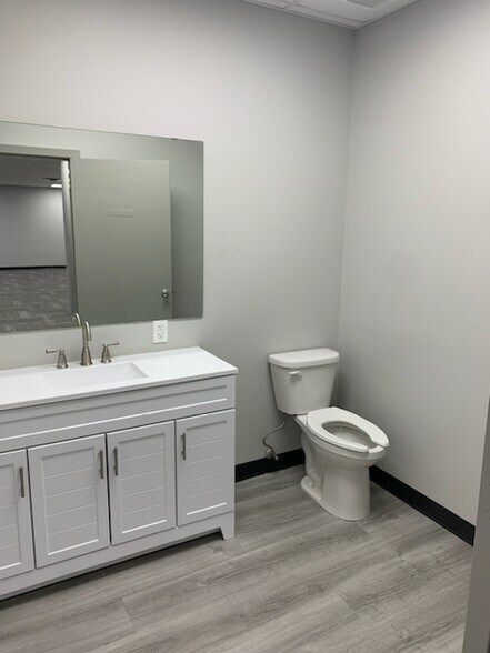 More Photos Of 2411 NE Loop 410, San Antonio Research And Development For Lease