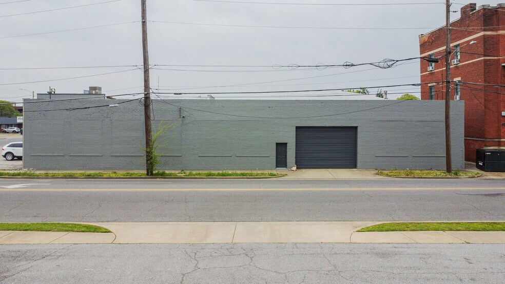 More Photos Of 901 Broadway St, Paducah Warehouse For Sale