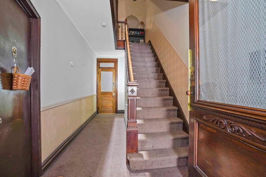 More Photos Of 6046 Putnam Ave, Ridgewood Apartments For Sale