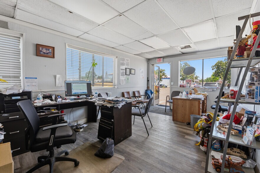 More Photos Of 1450 W Main St, Merced Auto Repair For Sale