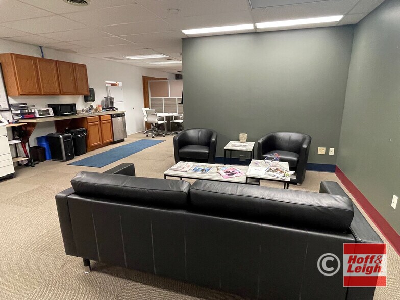 More Photos Of 3480 W Market St, Fairlawn Office For Sale