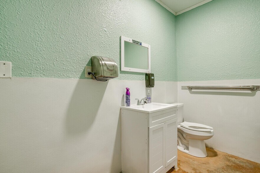 More Photos Of 4920 Tin Top Rd, Weatherford Office For Sale