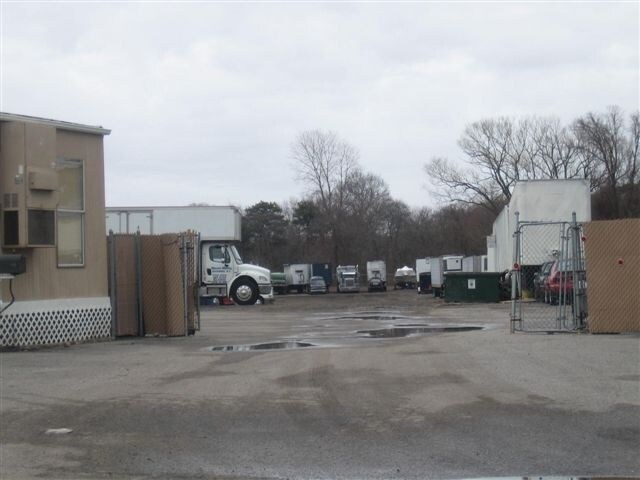 More Photos Of 175 Brook Ave, Deer Park Land For Lease