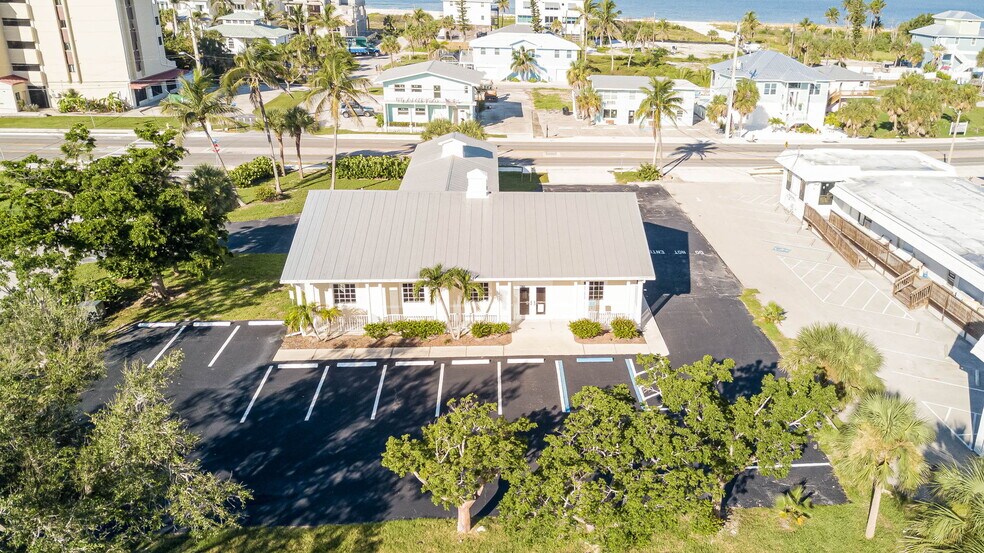 More Photos Of 6061 Estero Blvd, Fort Myers Bank For Sale