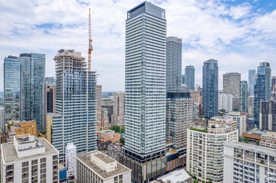 More Photos Of 501 Yonge St, Toronto Apartments For Sale