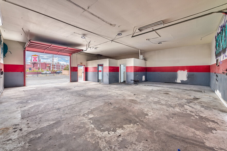 More Photos Of 1765 Athol Ave, Henderson Auto Repair For Sale